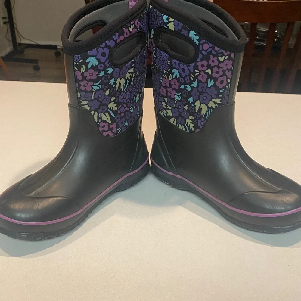 BOGS CLASSIC WEATHER RAIN BOOTS BLACK PURPLE FLOWERS BIG KIDS SZ 4 EU 37